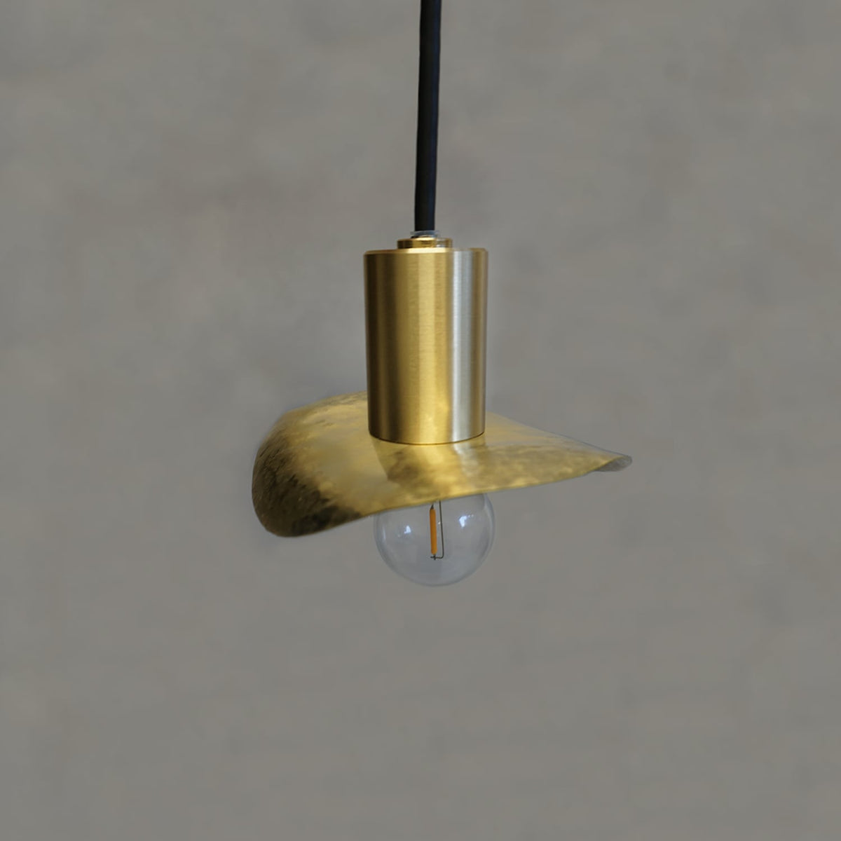 Ljusリュース　真鍮槌目　E17