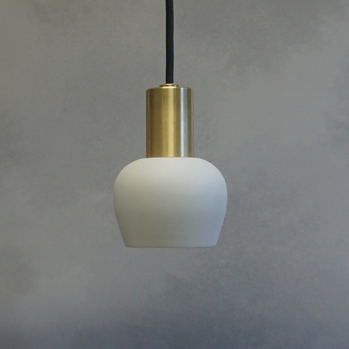 Ljusリュース　白磁フリコE17